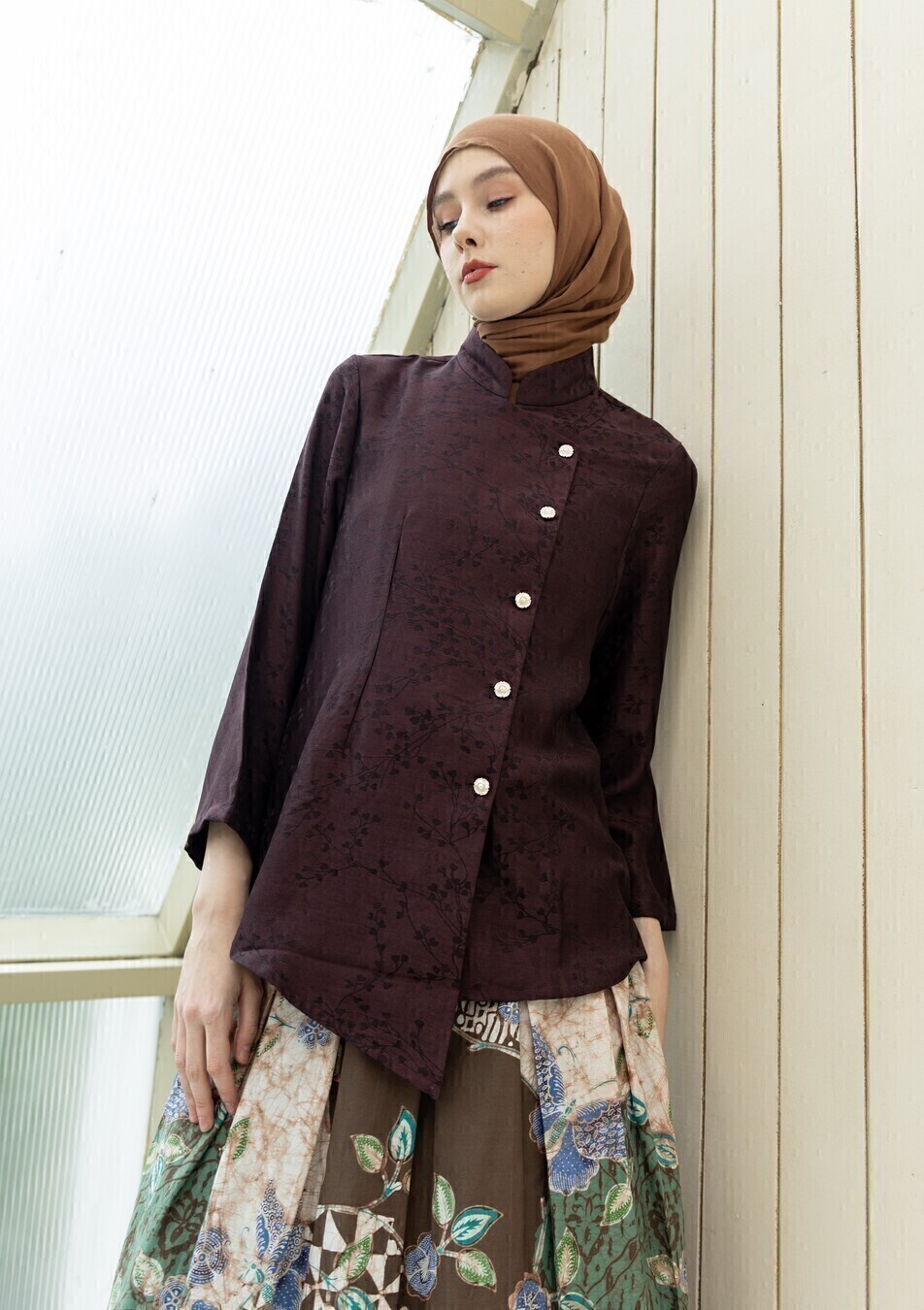 Kebaya Janggan Tamira Dark Marun - Image 8