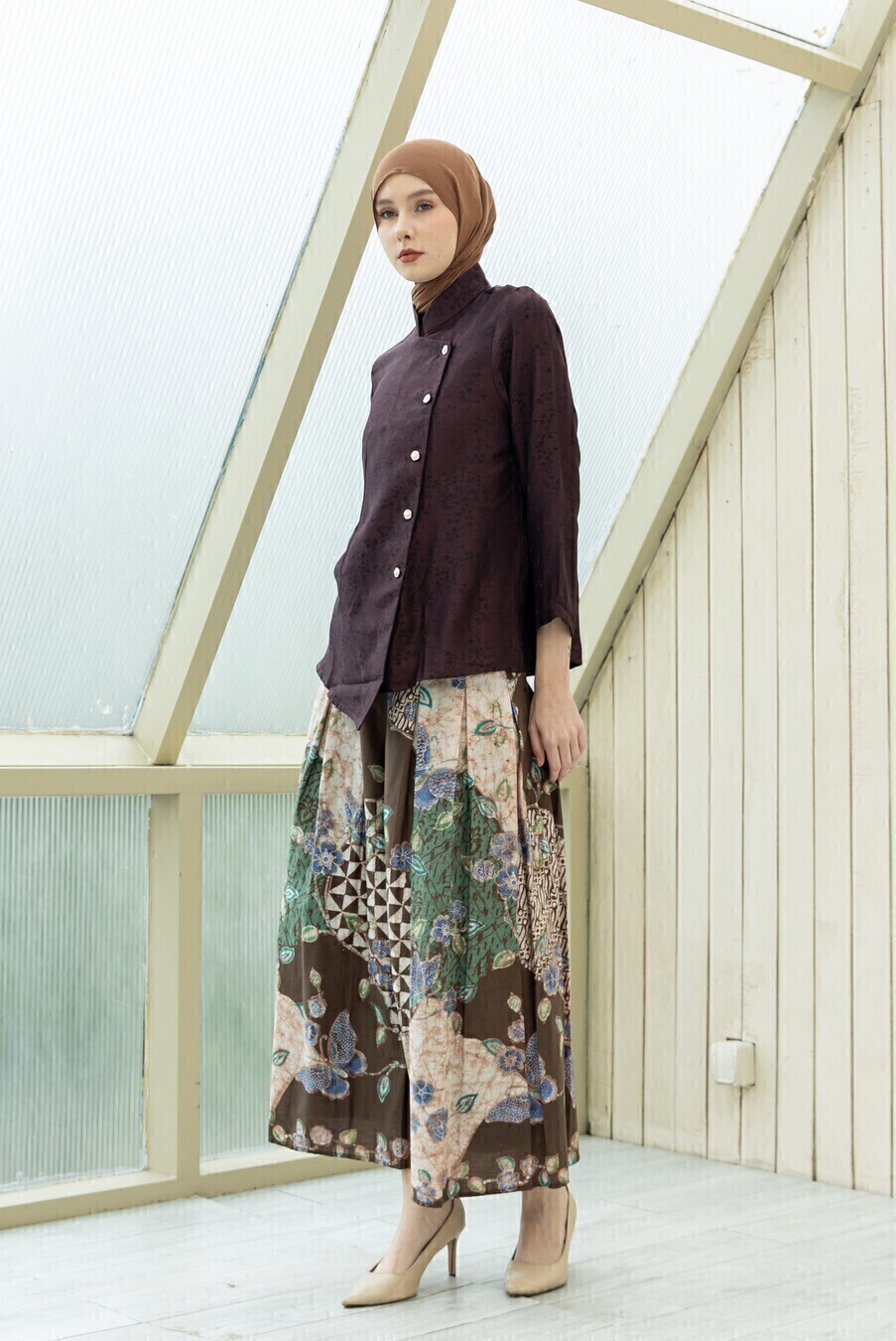 Kebaya Janggan Tamira Dark Marun - Image 4